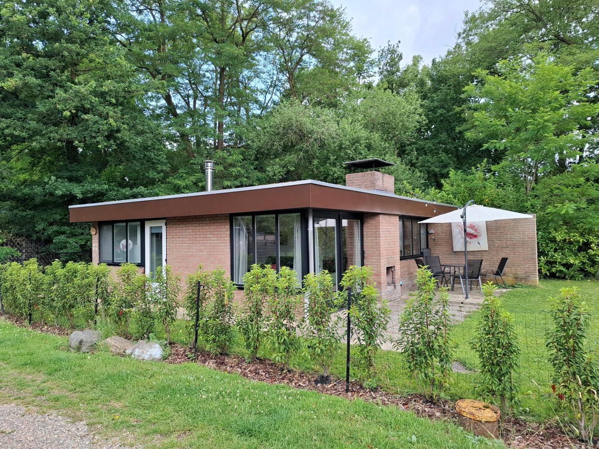 Zonnige Vrijstaande Bungalow In Prachtige Omgeving! Rekem Exterior foto